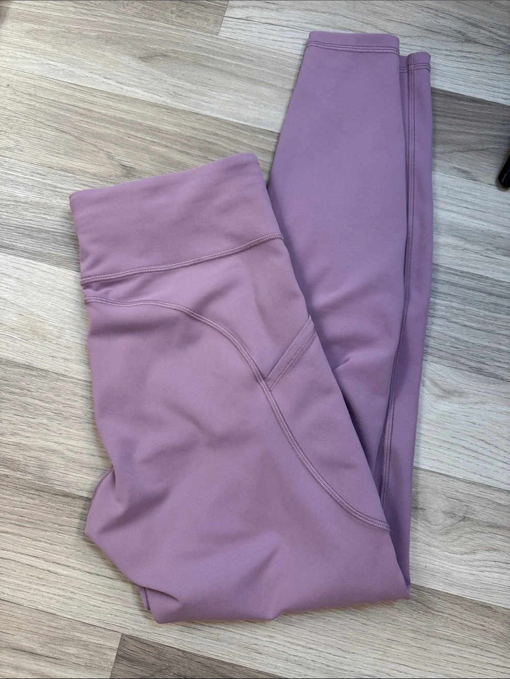 Lululemon Wunder Train High Rise Tight with pockets